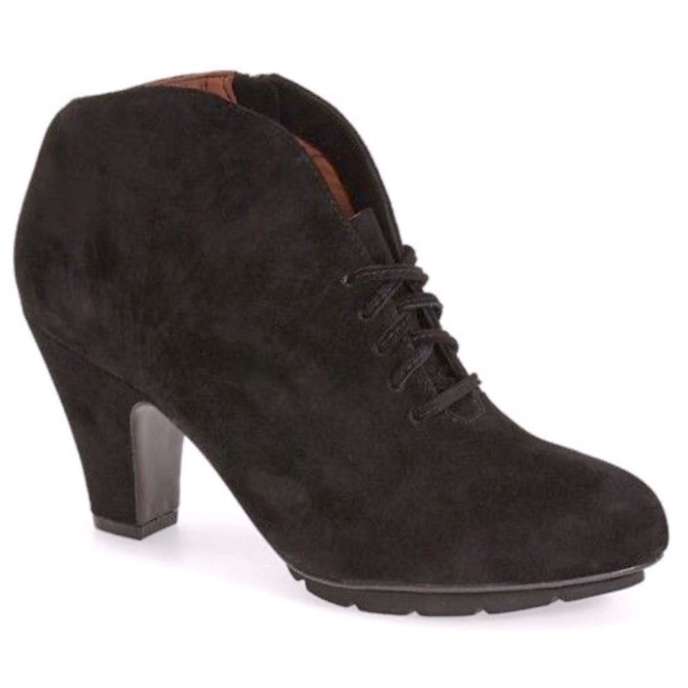 L’AMOUR DES PIEDS FLORRIE SUEDE BOOTIES, Black, Size 7.5